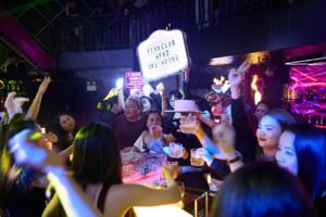 pink club dj